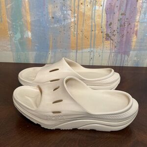 HOKA  U Ora Recovery Slide 3 in Vanilla Unisex Women's 10/ Mens 8